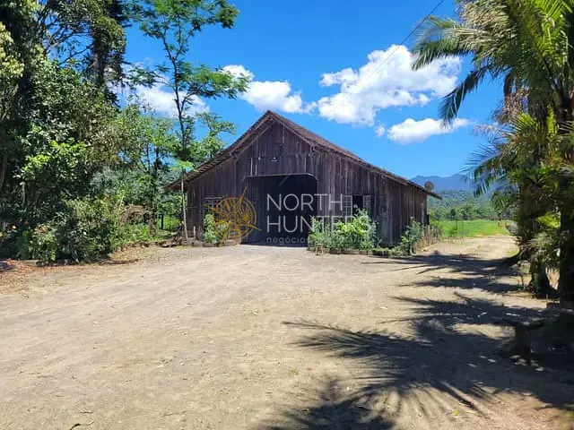 Chácara com 18000m² 3 quartos e 3 banheiros, à venda, no bairro Vila Nova em Joinville