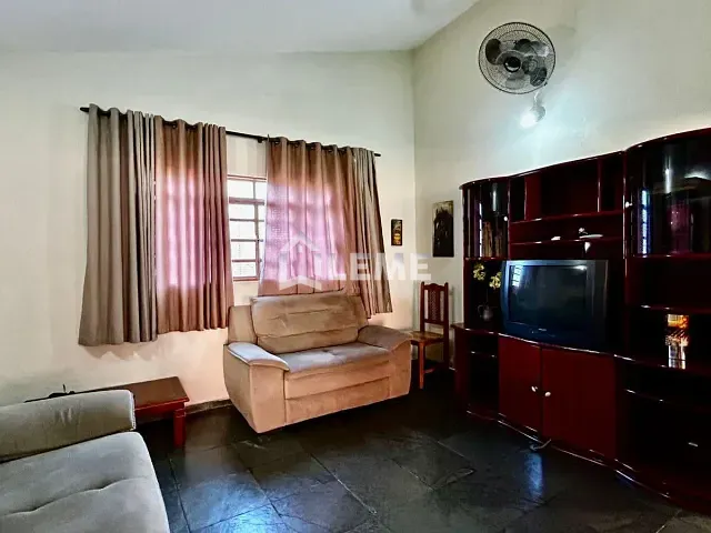 Chácara com 2500m² 3 quartos e 3 banheiros, à venda, no bairro Chácaras São Martins em Mococa