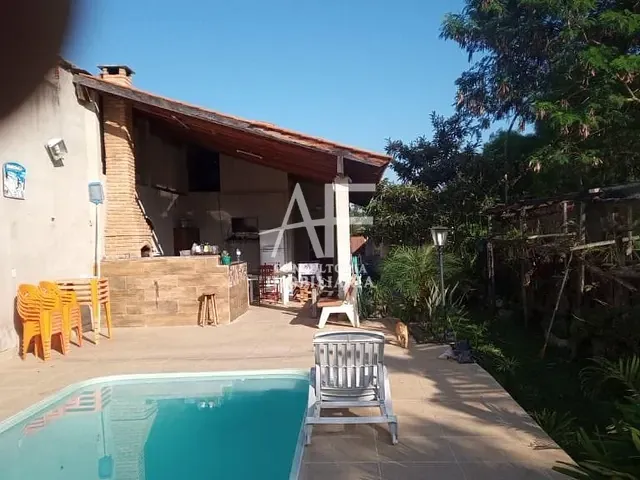 Chácara com 1200m², à venda, no bairro Granjas Rurais Reunidas São Judas Tadeu em Taubaté