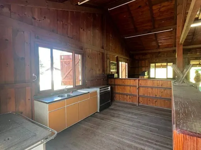 Chácara 1 quarto e 1 banheiro, à venda, no bairro Ana Rech em Caxias do Sul