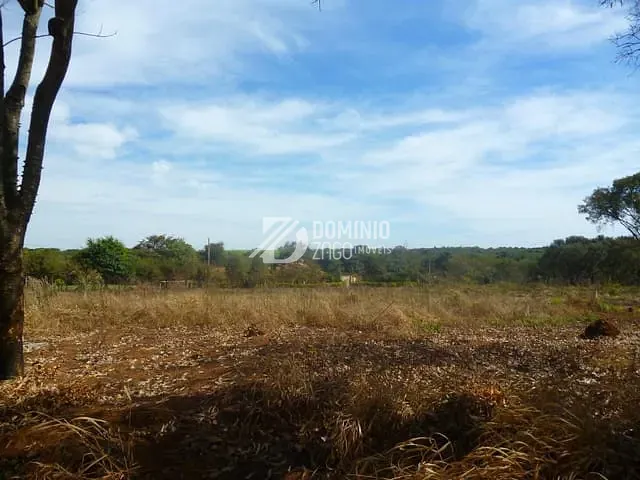 Chácara com 1054m², à venda, no bairro Recanto Das Flores em Uberaba