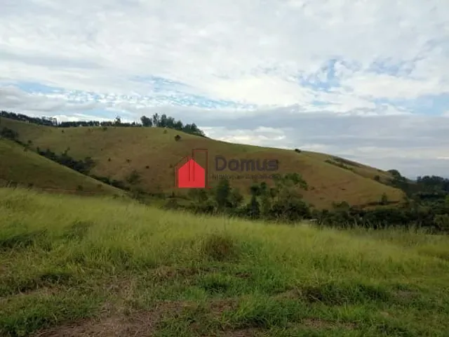 Chácara à venda, no bairro Alto do Piracuama em Pindamonhangaba