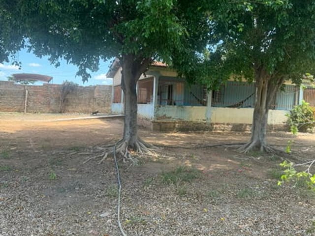 Chácara 2 quartos e 1 banheiro, à venda, no bairro Cohab Santa Clara em Várzea Grande