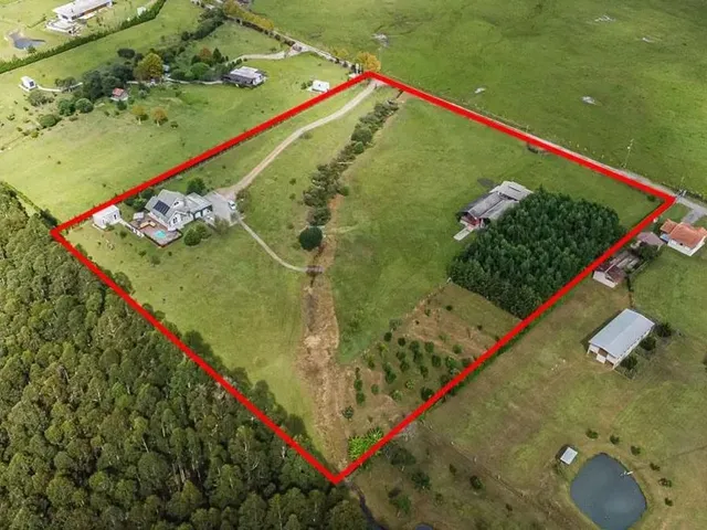 Sítio com 20610m² 3 quartos e 3 banheiros, à venda, no bairro São Luiz do Purunã em Balsa Nova