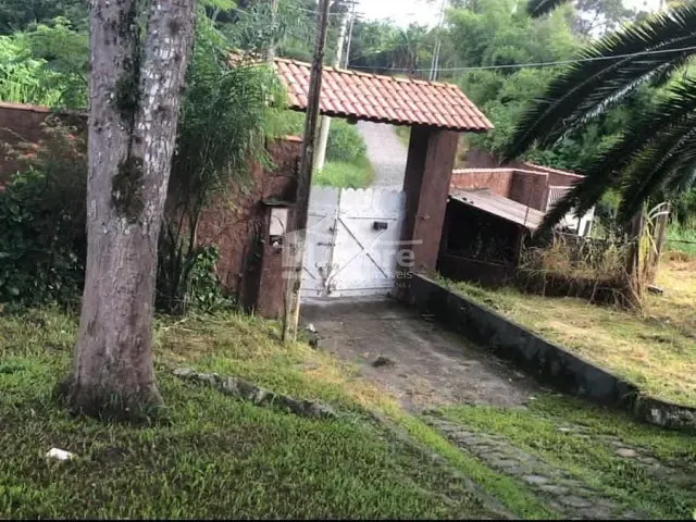 Chácara com 5000m² 3 quartos e 2 banheiros, à venda, no bairro Parque Agrinco em Guararema