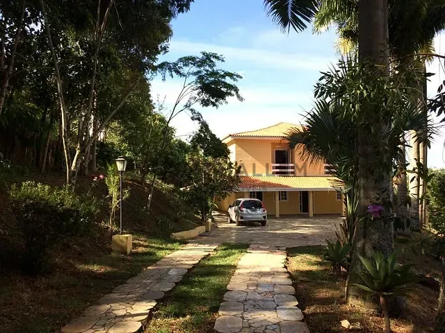 Chácara com 10000m², à venda, no bairro Centro em Piranguinho
