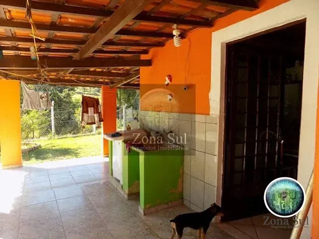 Chácara com 150m² 3 quartos e 2 banheiros, à venda, no bairro Capoava em Mairinque