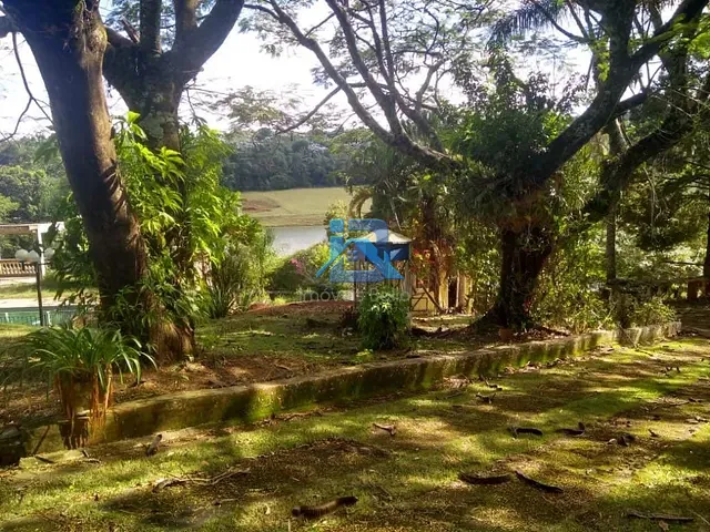 Chácara com 5000m² 4 quartos e 3 banheiros, à venda, no bairro Condomínio Itaembu em Itatiba