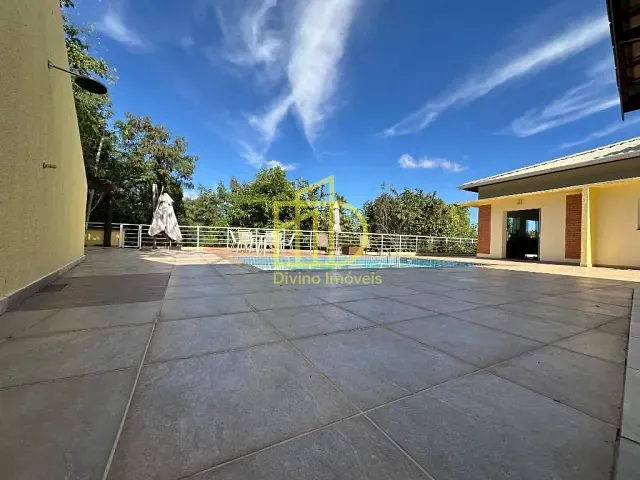 Chácara com 8000m² 4 quartos e 2 banheiros, à venda, no bairro Jardim Bandeirantes em Sorocaba