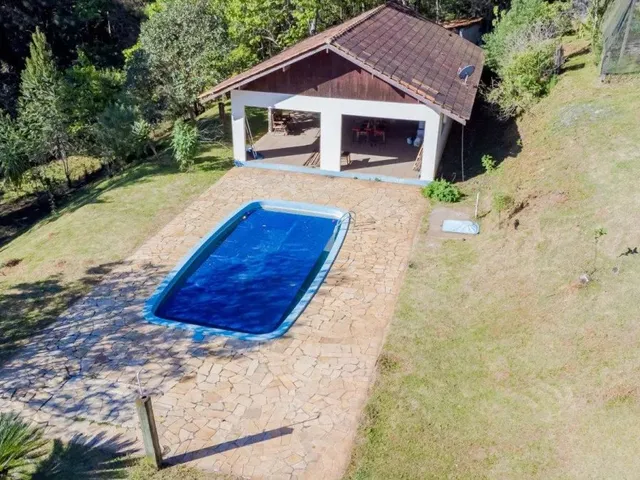 Chácara 4 quartos e 4 banheiros, à venda, no bairro Campo Comprido em Curitiba