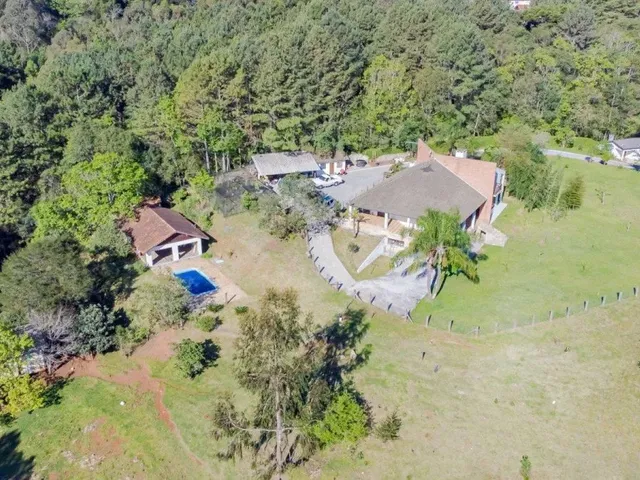 Sítio 4 quartos e 4 banheiros, à venda, no bairro Campo Comprido em Curitiba