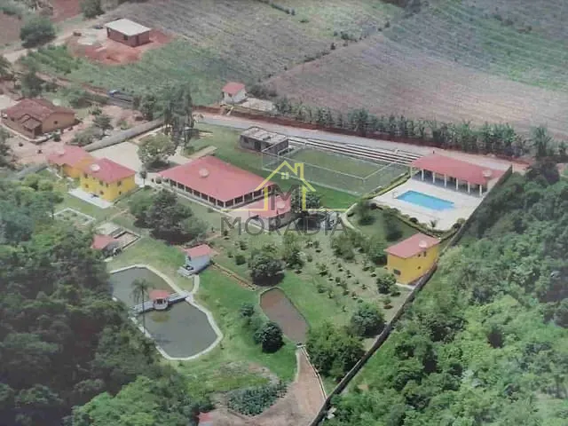 Chácara com 26000m² 14 quartos e 11 banheiros, à venda, no bairro Japy em Guaxupé