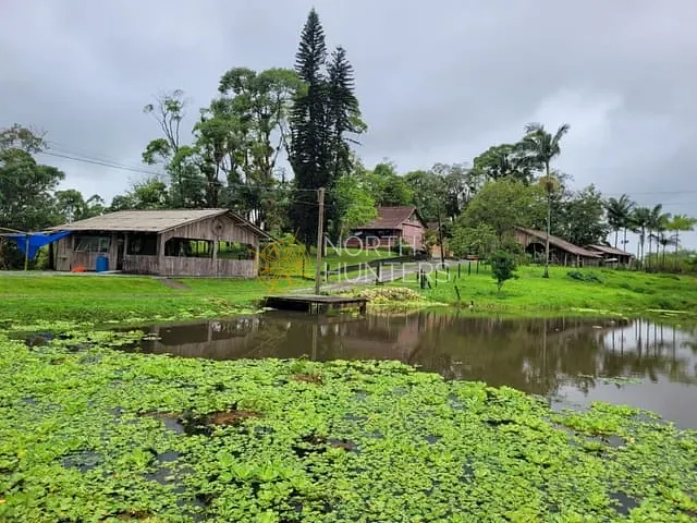 Chácara com 158900m² 8 quartos e 4 banheiros, à venda, no bairro Vila Nova em Joinville