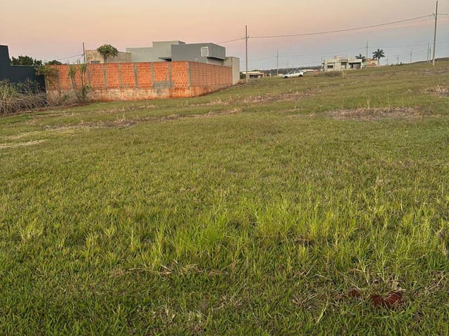 Chácara com 423m² 1 quarto e 1 banheiro, à venda, no bairro Centro em Alvorada do Sul