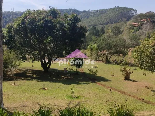Chácara com 4002m² 2 quartos e 2 banheiros, à venda, no bairro Centro em Santo Antônio Do Pinhal