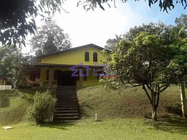 Chácara com 2700m² 4 quartos e 3 banheiros, à venda, no bairro Saboó em São Roque