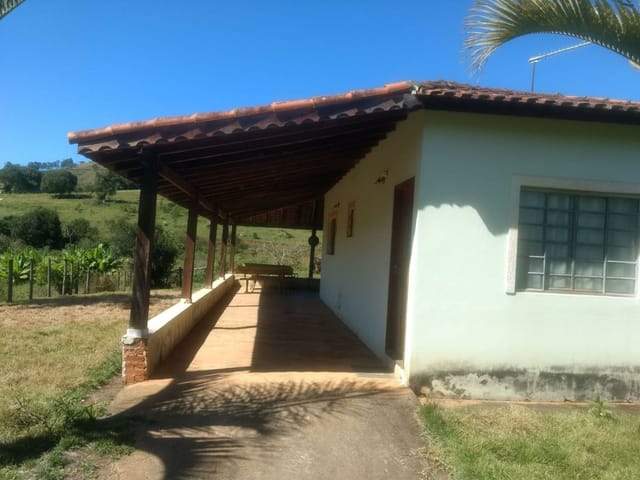 Chácara com 1700m², à venda, no bairro Fernão Dias em Cambuí