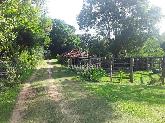 Chácara com 12m² 3 quartos e 2 banheiros, à venda, no bairro Área Rural de Agudos em Agudos
