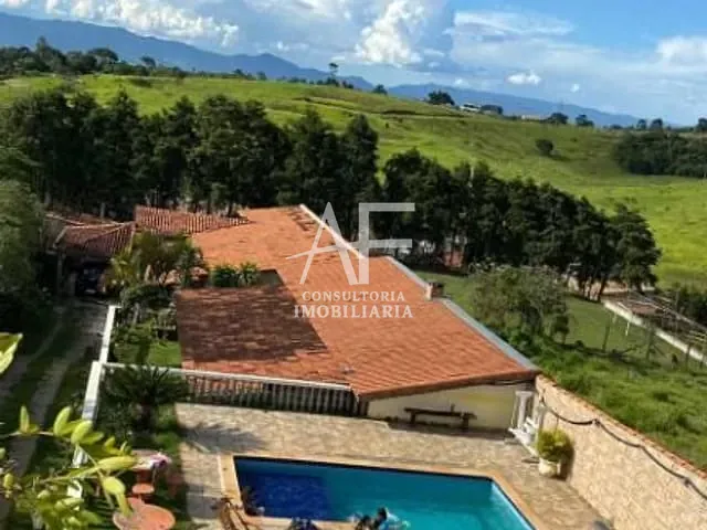 Chácara com 1380m² 4 quartos e 2 banheiros, à venda, no bairro Barreiro em Taubaté
