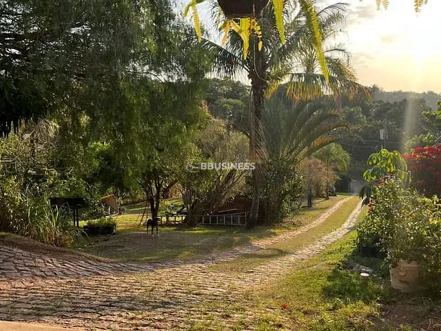 Chácara com 2000m² 3 quartos e 3 banheiros, à venda, no bairro Cachoeira em Vinhedo