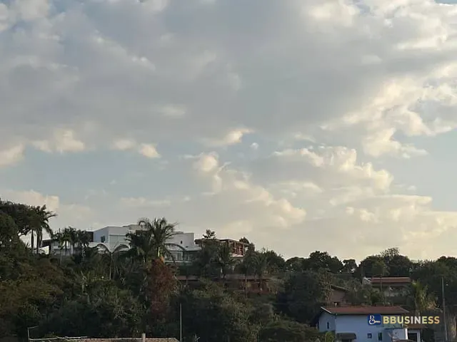 Chácara com 2000m² 3 quartos e 3 banheiros, à venda, no bairro Cachoeira em Vinhedo