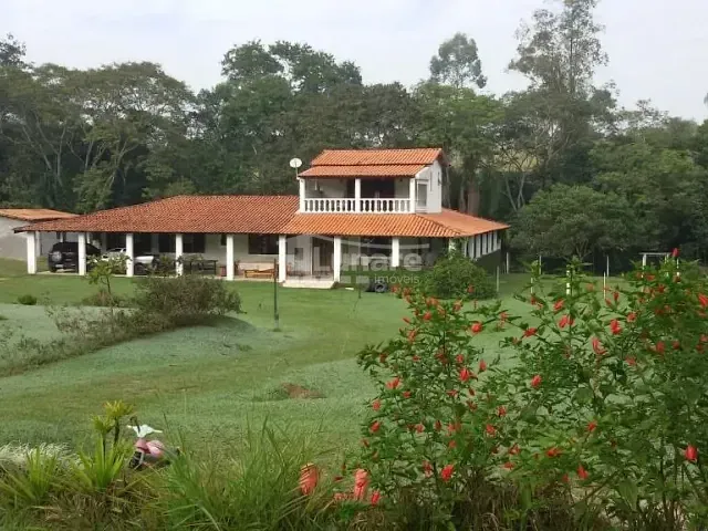 Chácara com 5000m² 4 quartos e 2 banheiros, à venda, no bairro Chácaras Rurais de Guararema em Jacareí