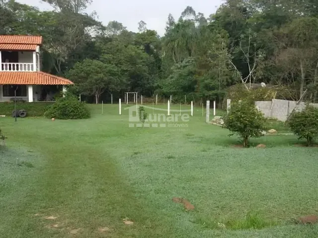 Chácara com 5000m² 4 quartos e 2 banheiros, à venda, no bairro Chácaras Rurais de Guararema em Jacareí