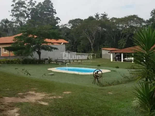 Chácara com 5000m² 4 quartos e 2 banheiros, à venda, no bairro Chácaras Rurais de Guararema em Jacareí