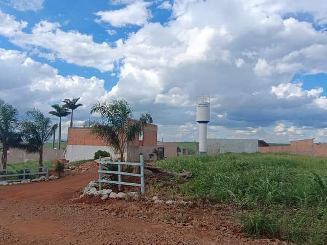 Chácara com 1000m², à venda, no bairro Saída para Warta em Cambé