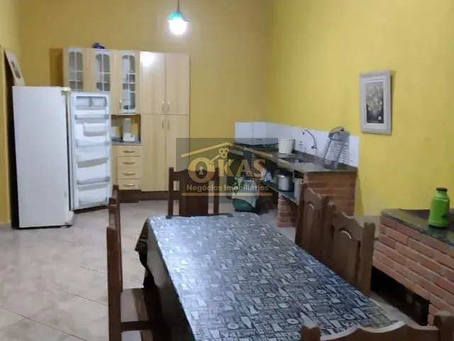 Chácara com 1400m² 5 quartos e 6 banheiros, à venda, no bairro Clube dos Oficiais em Suzano