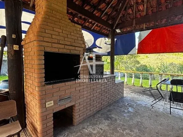 Chácara com 28000m² 4 quartos e 5 banheiros, à venda, no bairro Piracangaguá em Taubaté
