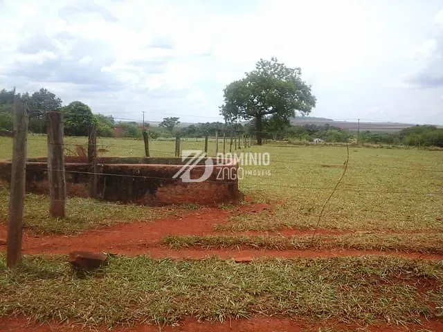 Chácara com 25000m², à venda, no bairro Distrito Industrial III em Uberaba