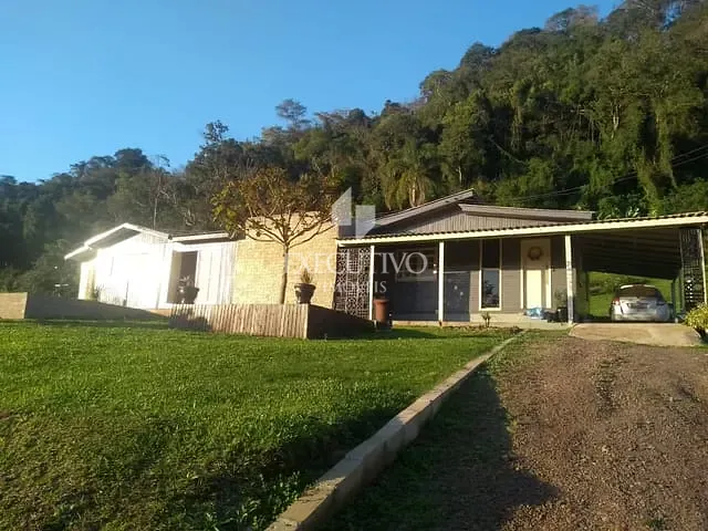 Chácara 3 quartos e 2 banheiros, à venda, no bairro Picada Felipe Essig em Travesseiro