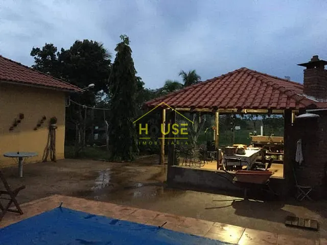 Chácara com 2000m² 3 quartos e 3 banheiros, à venda, no bairro Rodovia em Meridiano