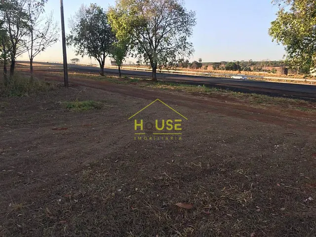 Chácara com 2000m² 3 quartos e 3 banheiros, à venda, no bairro Rodovia em Meridiano