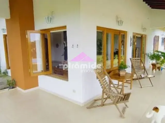 Chácara com 3160m² 4 quartos e 2 banheiros, à venda ou para alugar, no bairro Centro em Igaratá