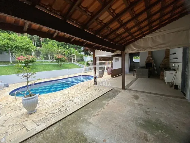 Chácara com 2605m² 3 quartos e 3 banheiros, à venda, no bairro Sete Voltas em Taubaté
