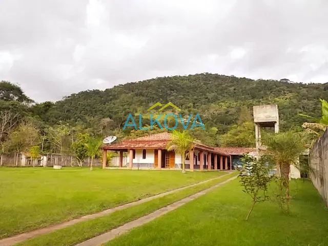 Chácara com 2818m² 3 quartos e 4 banheiros, à venda, no bairro Chácara Taquari em São José dos Campos