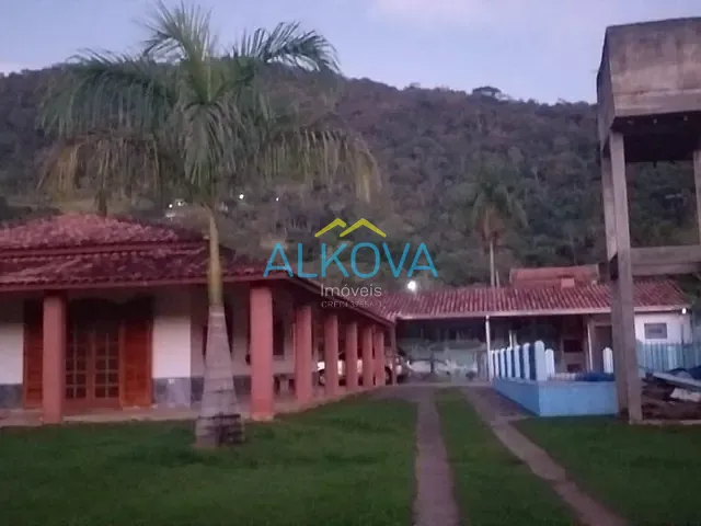 Chácara com 2818m² 3 quartos e 4 banheiros, à venda, no bairro Chácara Taquari em São José dos Campos