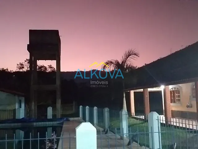 Chácara com 2818m² 3 quartos e 4 banheiros, à venda, no bairro Chácara Taquari em São José dos Campos