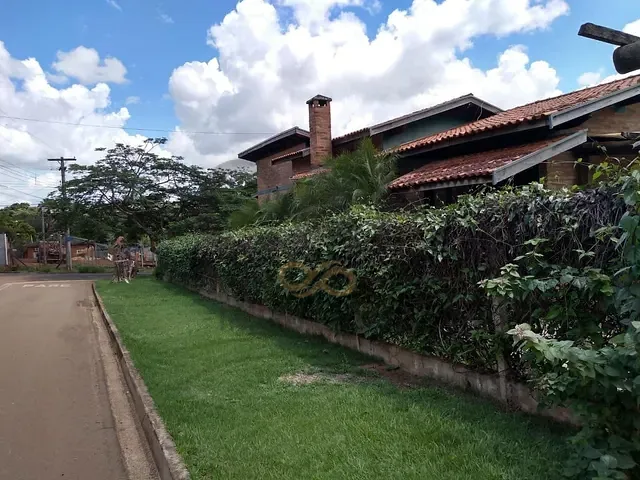 Chácara com 998m² 3 quartos e 4 banheiros, à venda, no bairro Parque Ana Helena em Jaguariúna