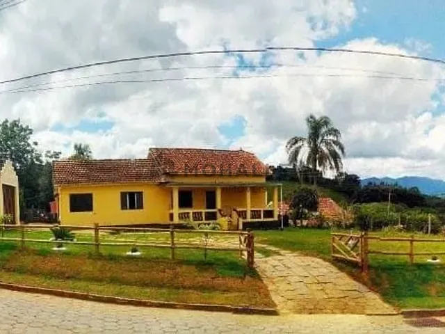 Chácara 4 quartos e 1 banheiro, à venda, no bairro Anhumas em Pedralva