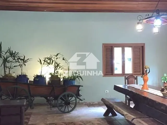 Chácara com 200m² 4 quartos e 4 banheiros, à venda, no bairro Centro em Juquia