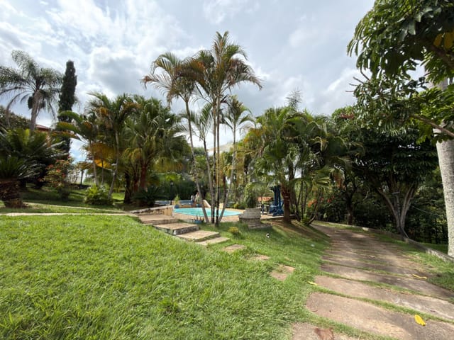 Chácara com 2674m² 3 quartos e 3 banheiros, à venda, no bairro Quintas de Pirapora II em Salto de Pirapora