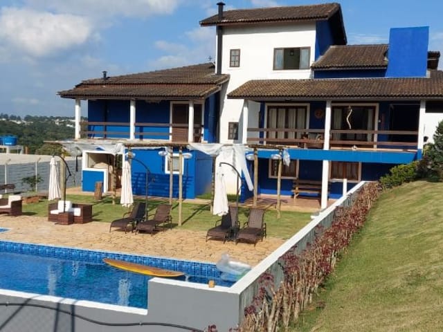 Chácara com 2400m² 5 quartos e 5 banheiros, à venda, no bairro Chácara Remanso (Caucaia do Alto) em Cotia