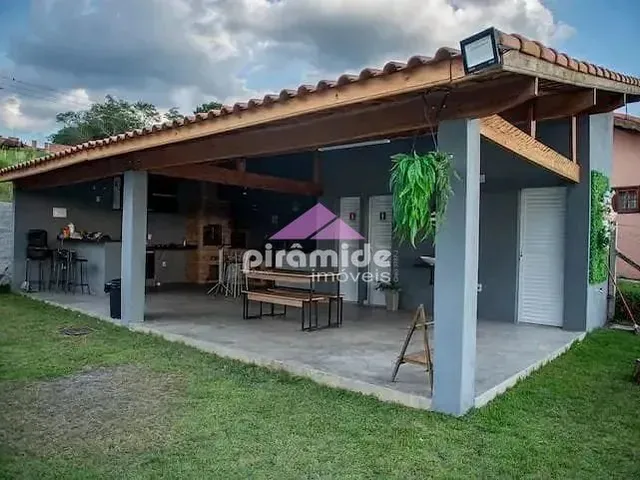 Chácara com 2500m² 2 quartos e 1 banheiro, à venda, no bairro Chácara Recanto Itamarati II em Caçapava