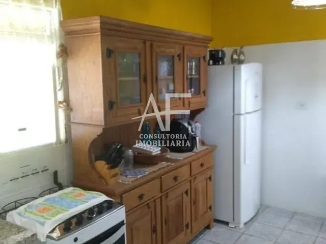 Chácara com 2000m² 2 quartos e 2 banheiros, à venda, no bairro Guamirim em Caçapava