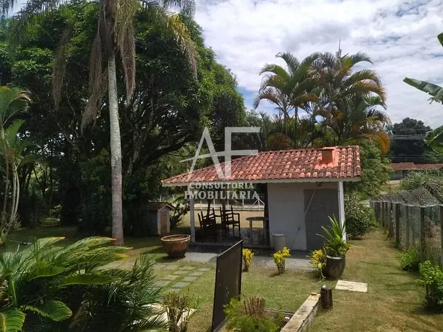 Chácara com 2000m² 2 quartos e 2 banheiros, à venda, no bairro Guamirim em Caçapava