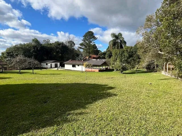 Chácara com 3600m² 3 quartos e 2 banheiros, à venda, no bairro Ana Rech em Caxias do Sul