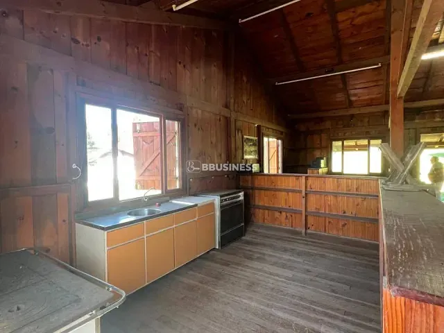 Chácara com 3600m² 3 quartos e 2 banheiros, à venda, no bairro Ana Rech em Caxias do Sul